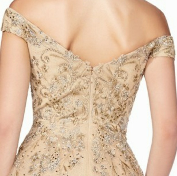 Champagne gold formal evening ball gown off shoulder - Picture 5 of 7